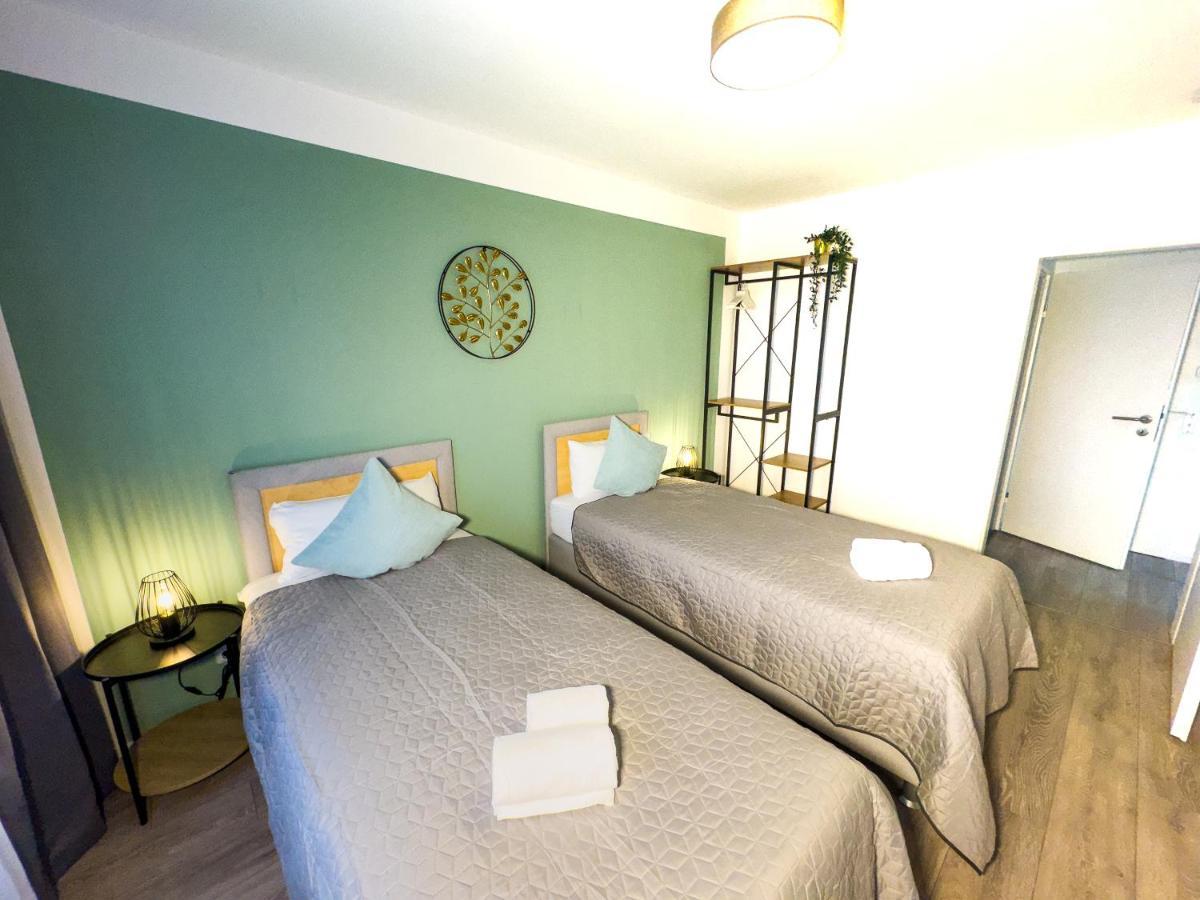Immostay #6 - Ferienhaus 4 Zimmer Fuer 8 Personen, Wifi & Zentrum BRE Esterno foto