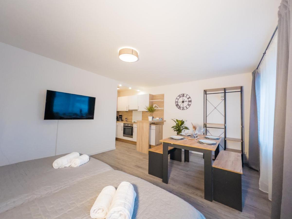Immostay #6 - Ferienhaus 4 Zimmer Fuer 8 Personen, Wifi & Zentrum BRE Esterno foto